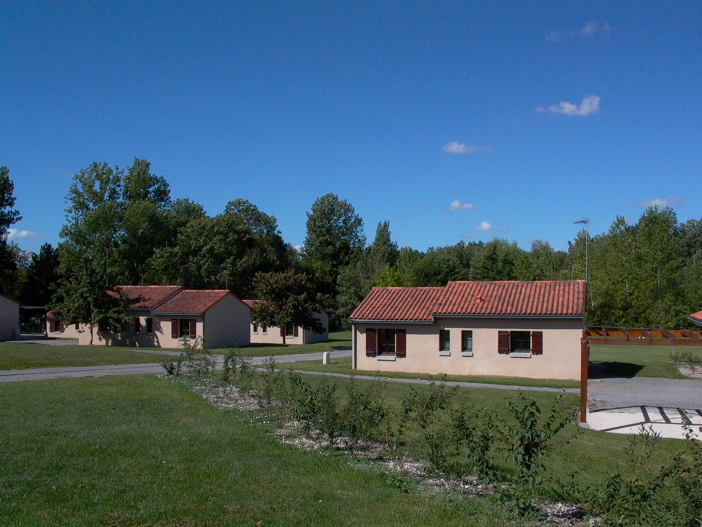 Hotel Terres De France - Moncontour Active Park Esterno foto
