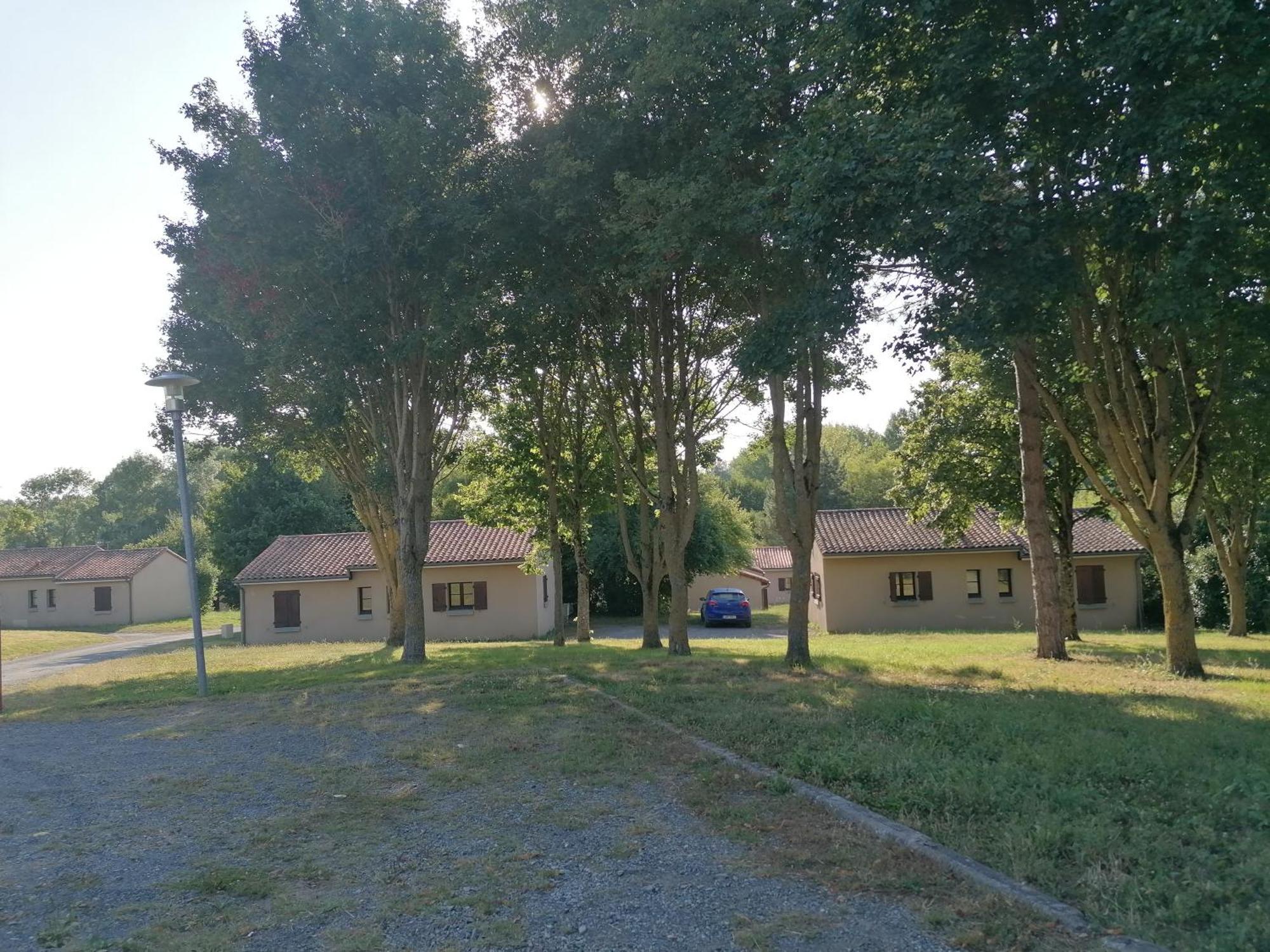 Hotel Terres De France - Moncontour Active Park Esterno foto
