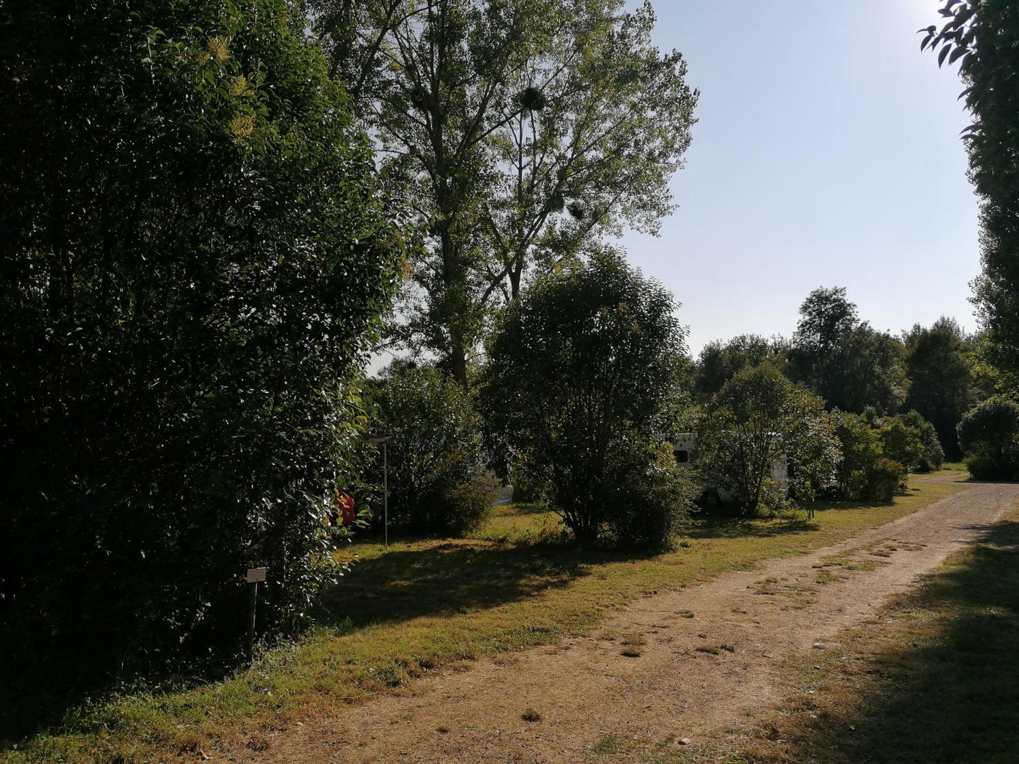 Hotel Terres De France - Moncontour Active Park Esterno foto